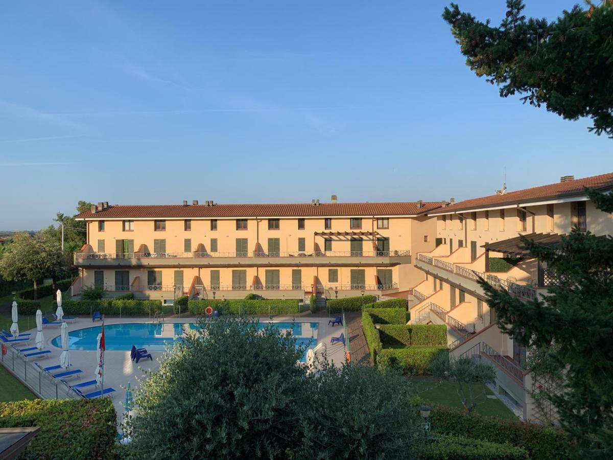 Aparthotel Aurelia Rta Detta il Cascinale Montignoso Esterno foto